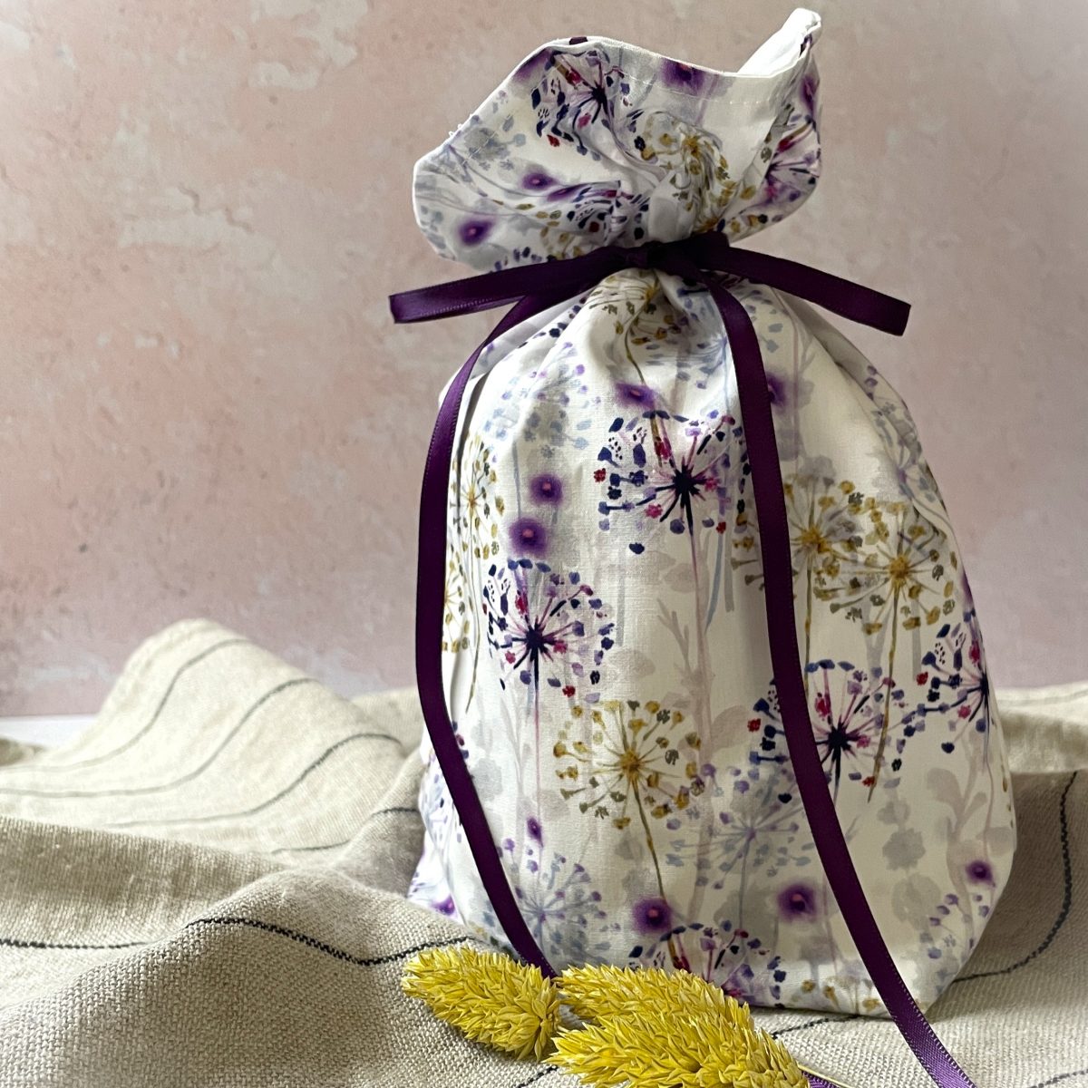 nachhaltige Geschenkverpackung aus Stoff Pusteblume