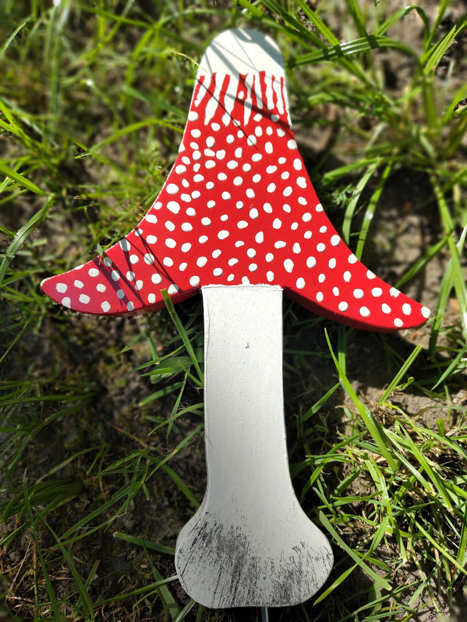 Geschenkidee für deinen Garten aus Holz großer Fliegenpilz