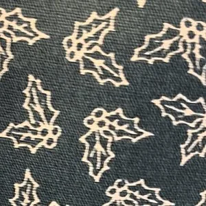 Waldgeflüster, Weihnachtsmotiv mit Waldtieren in blau und innen grüne Blätter
