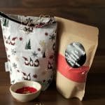 Geschenkset bestehend aus einem Beutel mit Kerzensand als Geschenk
